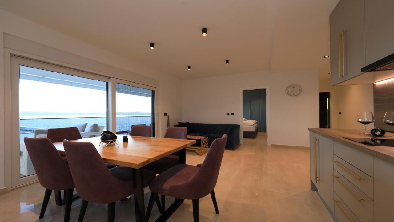Adastra Apartments มาสเลนีซา ภายนอก รูปภาพ