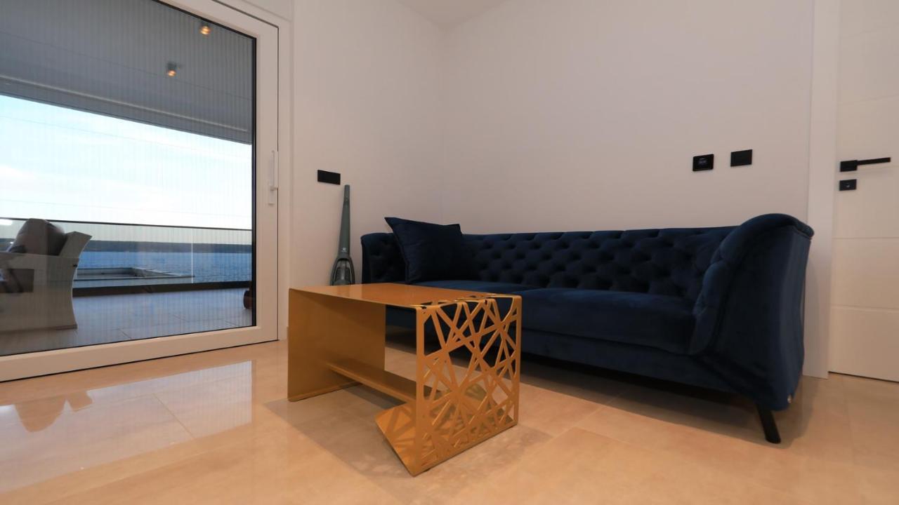 Adastra Apartments มาสเลนีซา ภายนอก รูปภาพ