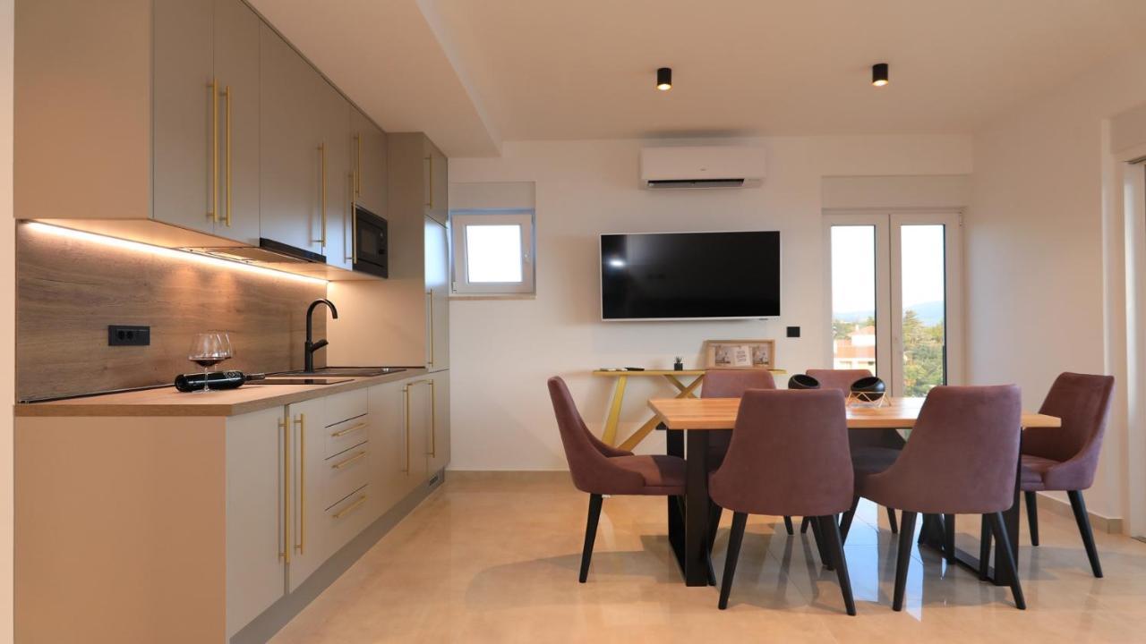 Adastra Apartments มาสเลนีซา ภายนอก รูปภาพ