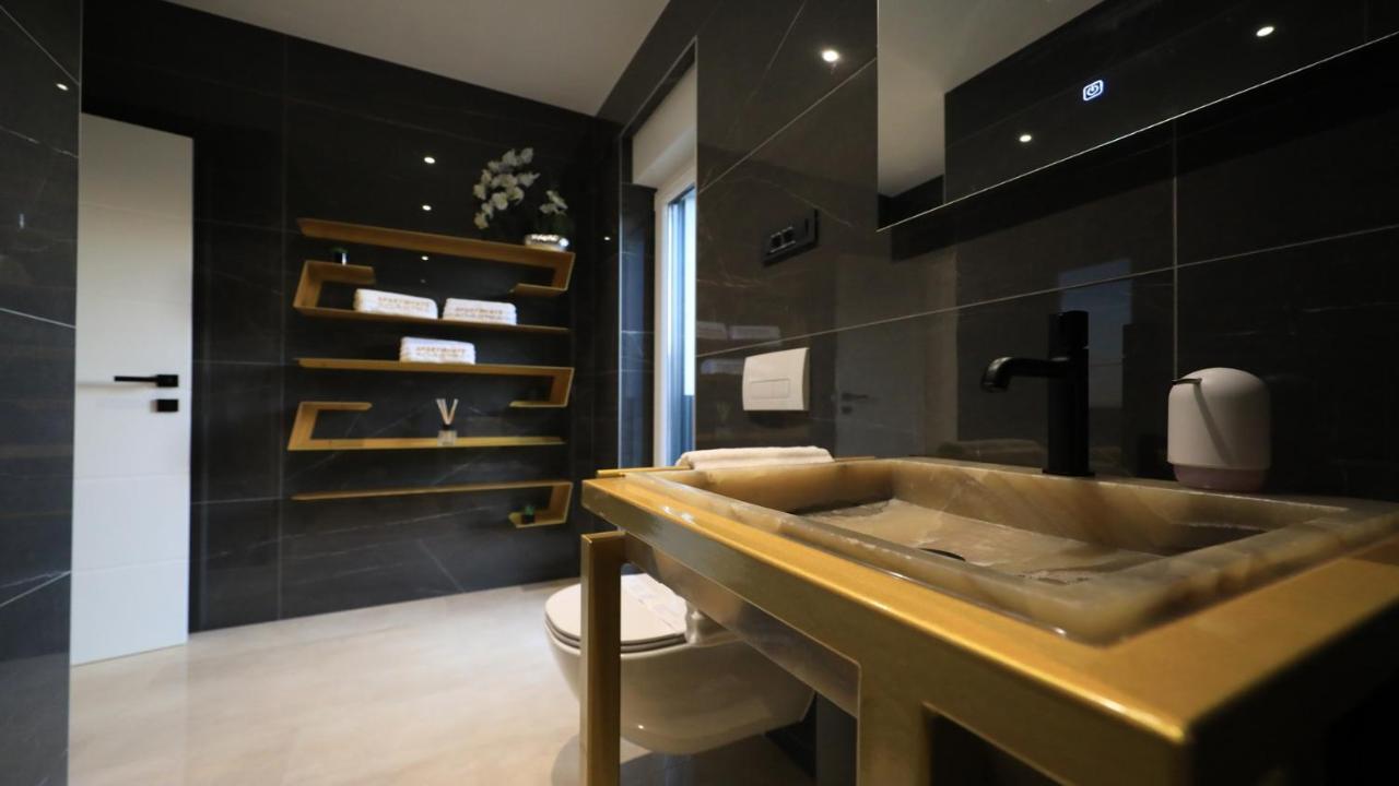 Adastra Apartments มาสเลนีซา ภายนอก รูปภาพ
