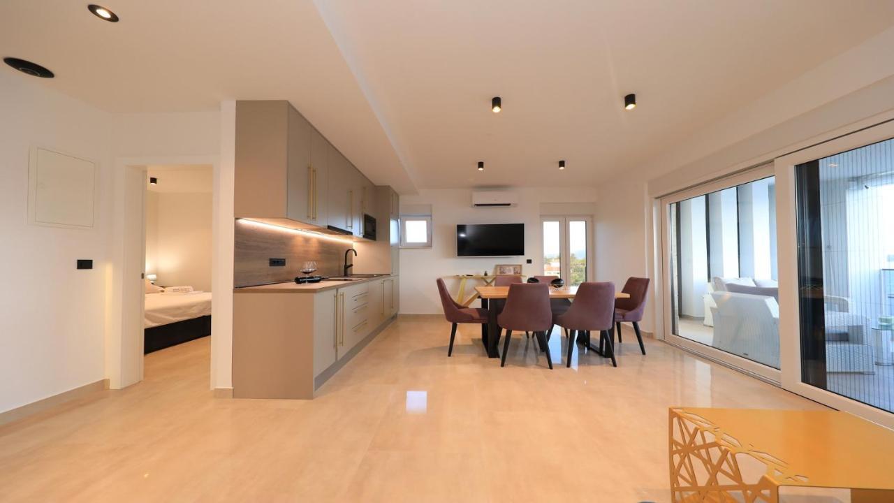 Adastra Apartments มาสเลนีซา ภายนอก รูปภาพ