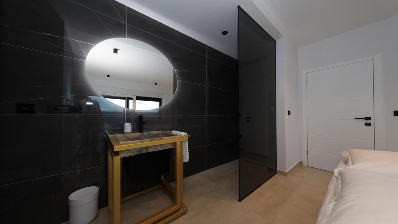 Adastra Apartments มาสเลนีซา ภายนอก รูปภาพ