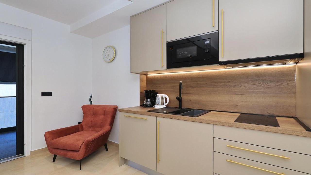 Adastra Apartments มาสเลนีซา ภายนอก รูปภาพ