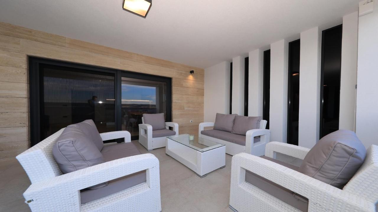 Adastra Apartments มาสเลนีซา ภายนอก รูปภาพ